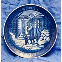 Royal Copenhagen 1994 Christmas Plate - Christmas Shopping