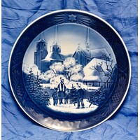Royal Copenhagen 1997 Christmas Plate - Roskilde Cathedral