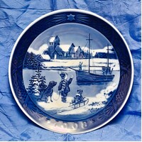 Royal Copenhagen 1998 Christmas Plate - Welcome Home