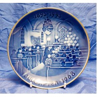 Bing & Grondahl 1994 Christmas Eve in the Church Centennial Plate No.8090