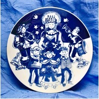 2002 Children's Christmas Plate - Lucia