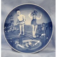 Royal Copenhagen 2002 Young Adventurers Plate The First Jump