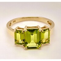9 Carat Yellow Gold Emerald Cut Peridot Ring