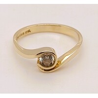 9 Carat Yellow Gold Cubic Zirconia Ring AUS Size O