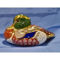 Royal Crown Derby Collectors Guild Bakewell Duckling Paperweight with Gold Basal Stopper Number 472