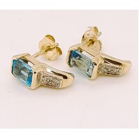 9 Carat Yellow Gold Blue Topaz Stud Earrings