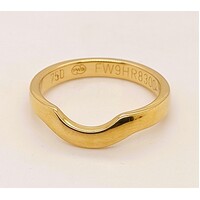 18 Carat Yellow Gold Half Round Fitted Ring AUS Size M