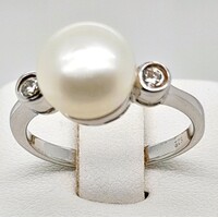 Sterling Silver White 9mm Freshwater Pearl and Cubic Zirconia Ring AUS Size N -CLEARANCE