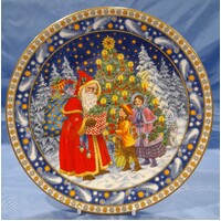 Royal Worcester 2002 Christmas Tales 20.5cm Salad Plate