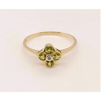 9 Carat Yellow Gold Peridot and Diamond Flower Ring AUS Size N