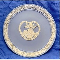 Wedgwood Valentine's Day 1999 "Cupid Firing His Arrows" 17cm White on Blue Jasperware Plate