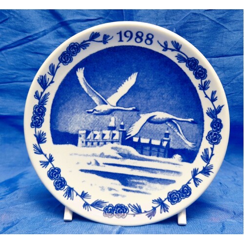 Royal Copenhagen 1988 Christmas Plaquette Hamlet's Castle