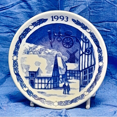 Royal Copenhagen 1993 Christmas Plaquette The Old Town 1093702 - CLEARANCE