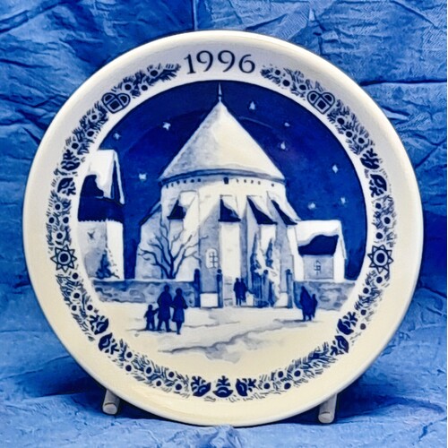Royal Copenhagen 1996 Christmas Plaquette Round Church at Østerlars 1096702