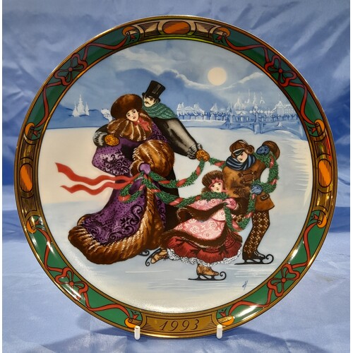 Royal Copenhagen 1993 The Skating Party 'Skojtelob' Plate 1493720