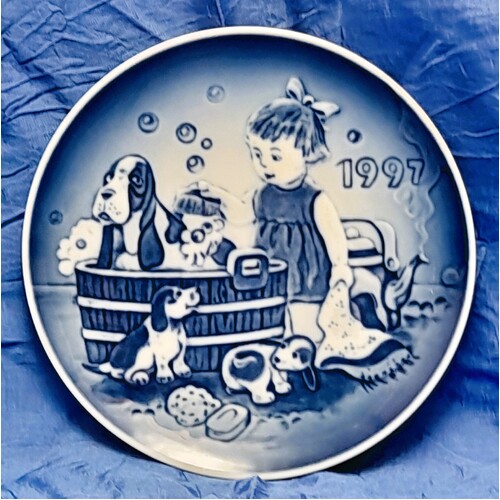 Bing & Grondahl 1997 Children's Day (Barnets Dag) Plate 1902897