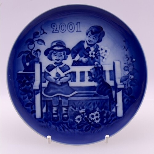 Bing & Grondahl 2001 Children's Day (Barnets Dag) Plate 1902901