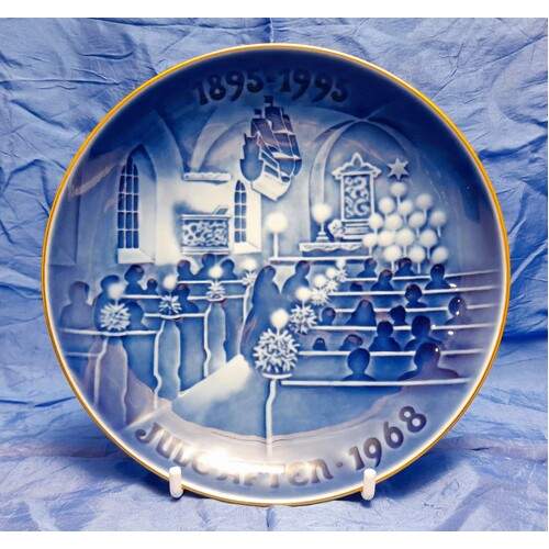 Bing & Grondahl 1994 Christmas Eve in the Church Centennial Plate No.8090