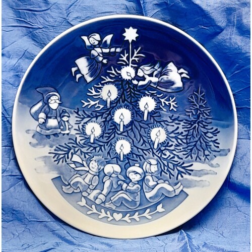 2003 Children's Christmas Plate - Christmas Eve