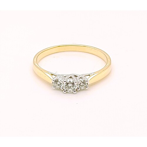 18 Carat Yellow Gold Ring with 3 Brilliant Cut Diamonds Size P