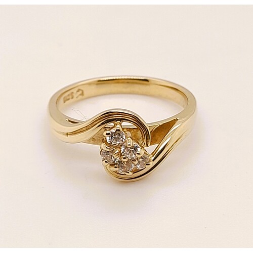 9 Carat Yellow Gold Cubic Zirconia Cluster Ring AUS Size M½