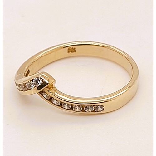 9 Carat Yellow Gold Cubic Zirconia Set V Shaped Ring AUS Size M