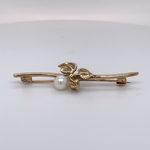 White Freshwater Pearl Bar Brooch