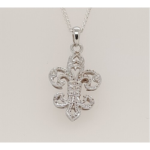 9 Carat White Gold Bezel and Illusion Set Diamond Pendant 