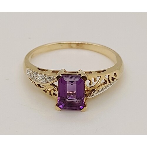 9 Carat Yellow Gold Amethyst and Diamond Dress Ring AUS Size P