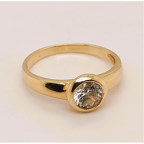 9 Carat Yellow Gold Bezel Set Cubic Zirconia Dress Ring AUS Size O