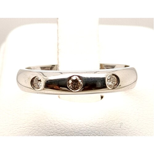 9 Carat White Gold Diamond Set Ring AUS Size O