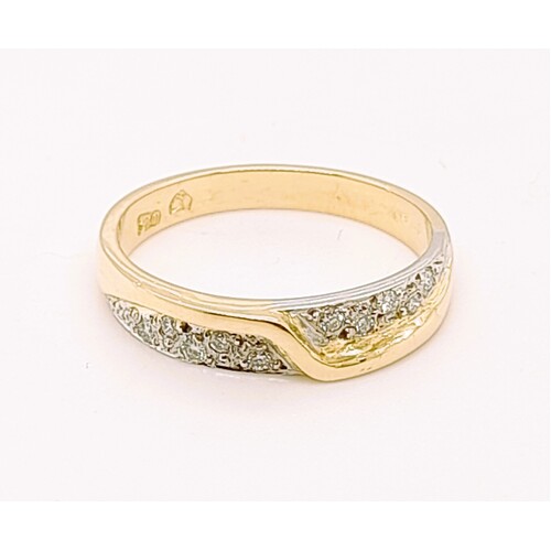 18 Carat Two Tone Gold Diamond Set Dress Ring AUS Size N1/2