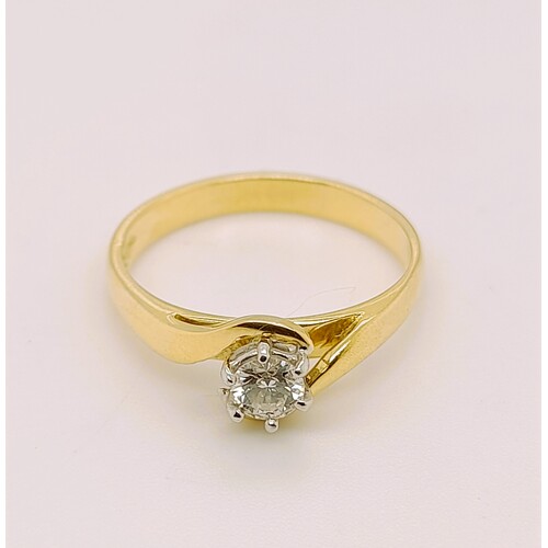 18 Carat Yellow Gold Solitaire Diamond Ring AUS Size M1 2