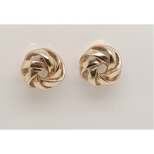 9 crt sales gold earrings