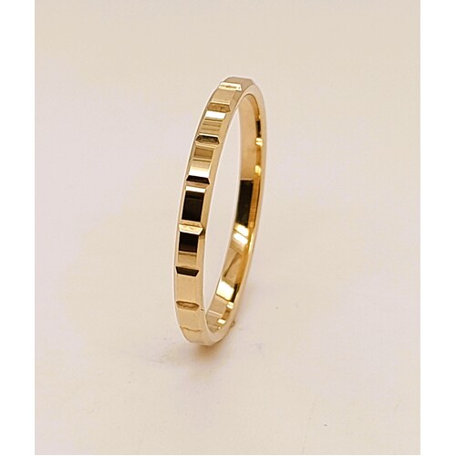 9 Carat Yellow Gold Faceted Bevelled Edge Stackable Ring AUS Size N