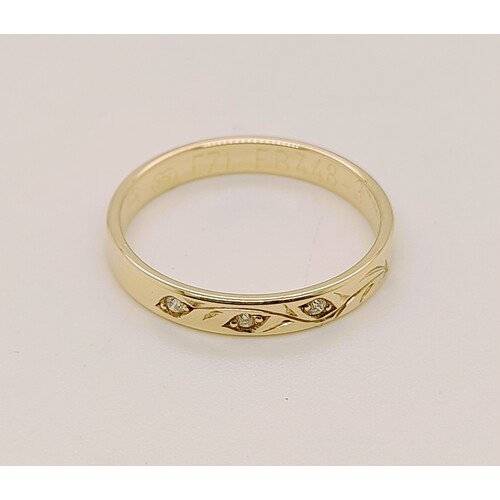 9 Carat Yellow Gold Diamond Set Engraved Ring AUS Size O