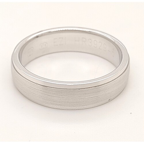 9 Carat White Gold Satin Finished Bevelled Edge Ring AUS Size W