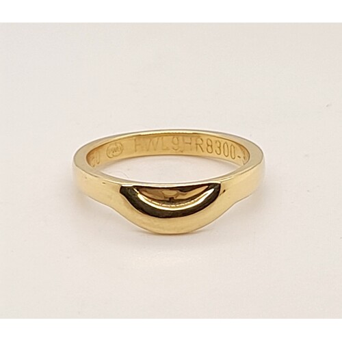 18 Carat Yellow Gold Half Round Fitted Ring AUS Size M1/2
