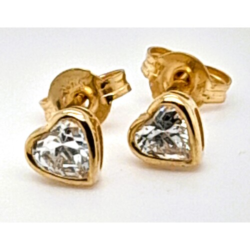 9 Carat Yellow Gold Cubic Zirconia Heart Stud Earrings