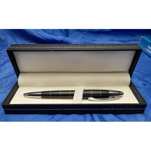 Classic Black with Silver Check Pen Style 7