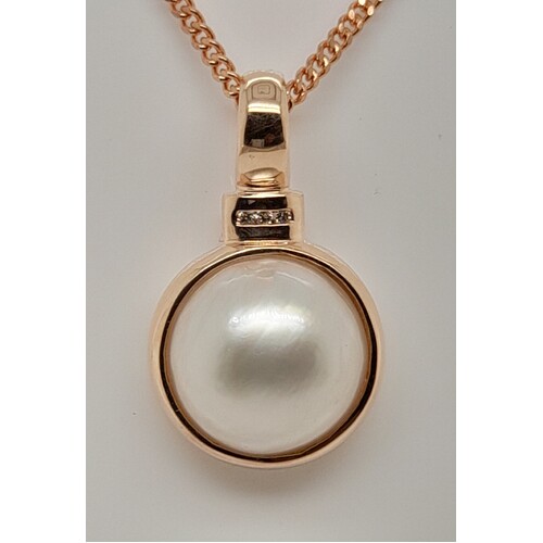 9 Carat Rose Gold Solar Diamond Feshwater Mabe Pearl Enhancer