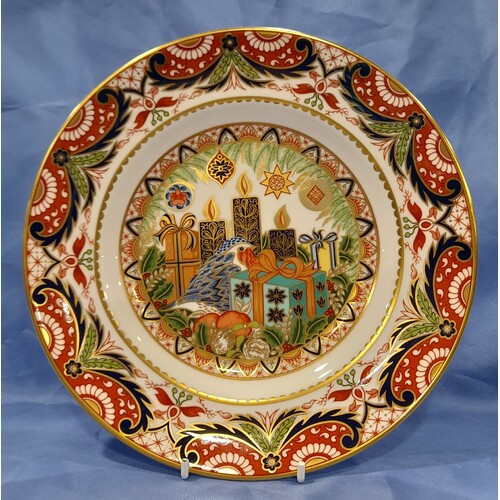 Royal Crown Derby Imari Robin Amongst Gifts 1998 Christmas Plate