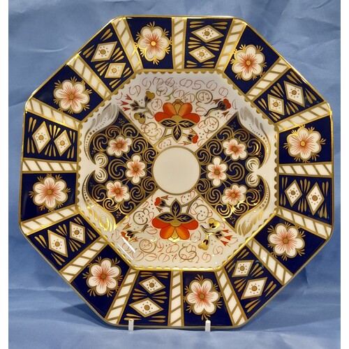 Royal Crown Derby Traditional Imari Octagonal Luncheon Plate 2451