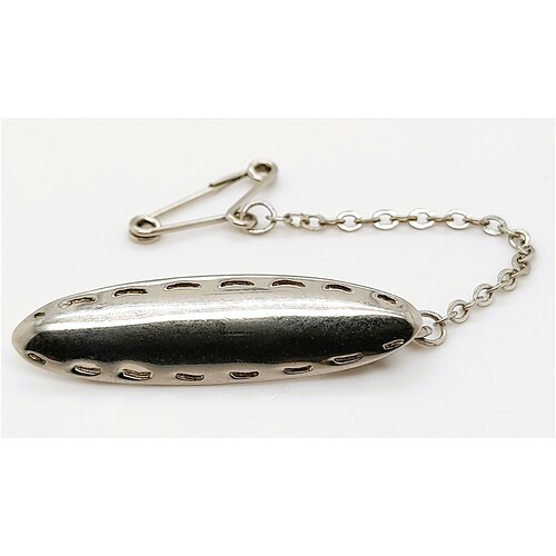 Sterling Silver Engraved Scalloped Edge Oval Brooch - CLEARANCE